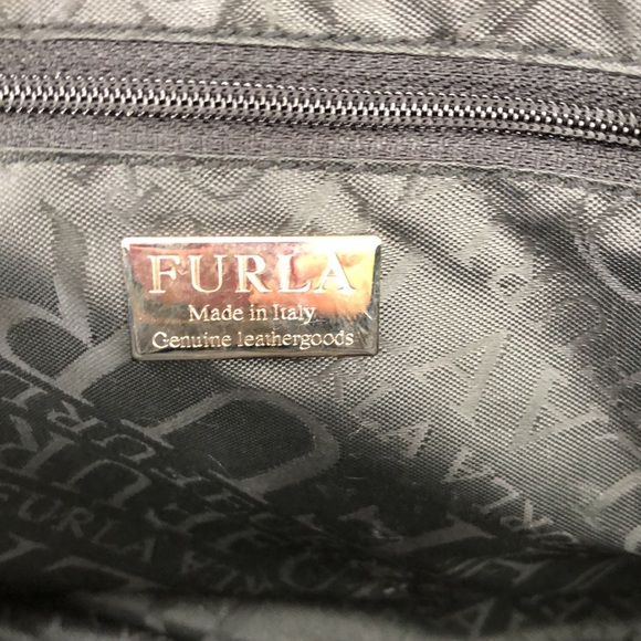Furla leather shoulder bag.  Excellent Condition.  Flawless. - Picture 5 of 16